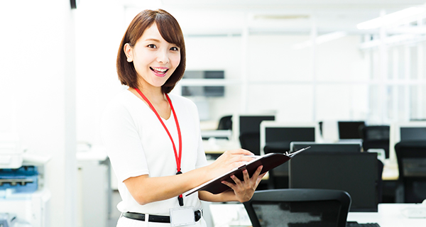 セミナーをフォローアップする女性イメージ